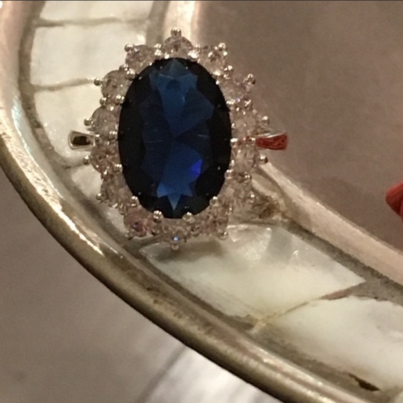 Jewelry - Stunning Blue & Clear Silvertone Ring